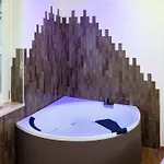 アパート Three Moons Boutique House/calypso