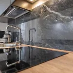 Three Moons Boutique House/calypso アパート